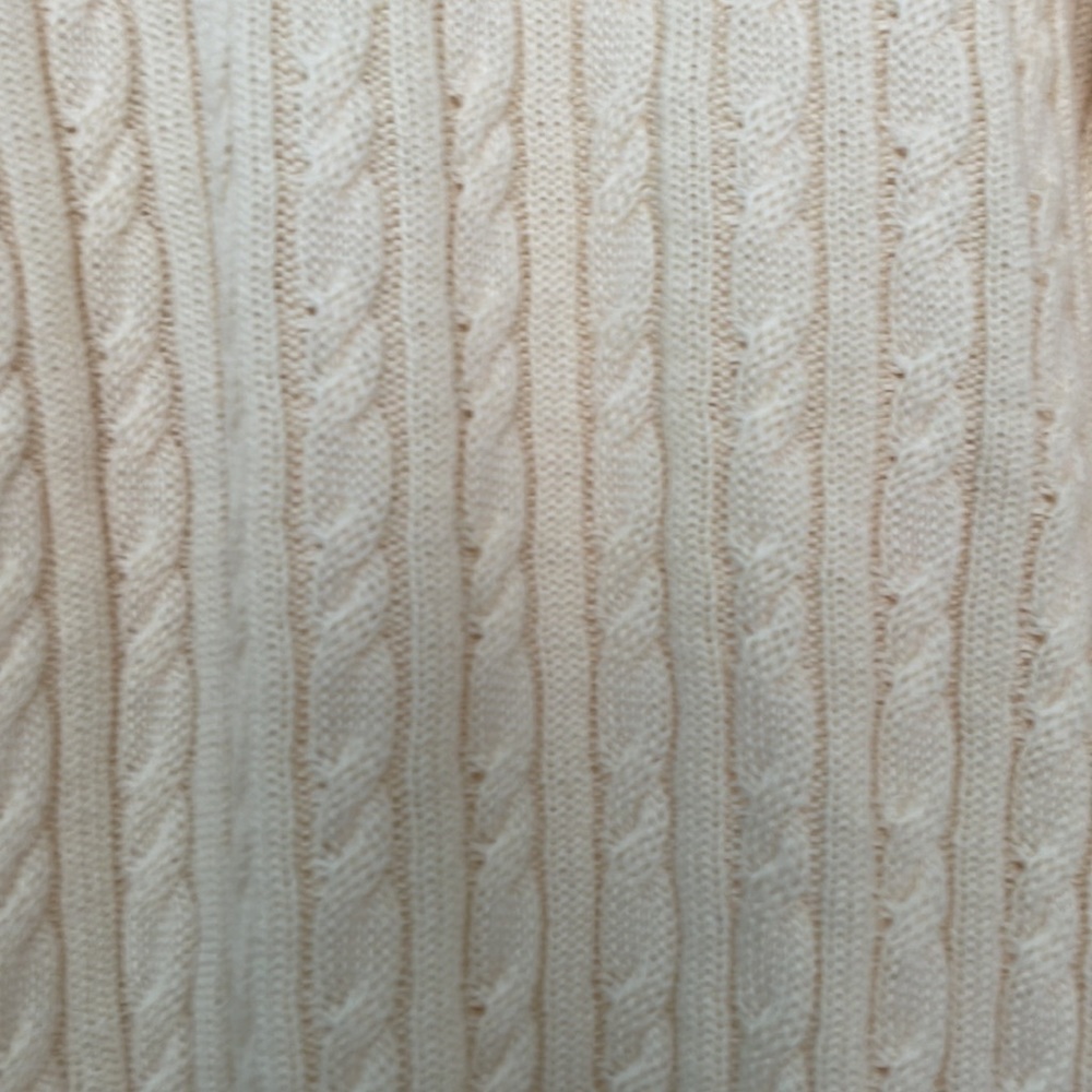 JAEGER 100% Wool cable knit sweater. In like new condition. Size Medium - Picture 3 of 4